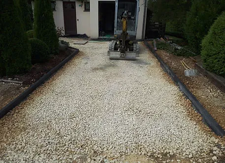 Terrain cailloux avant